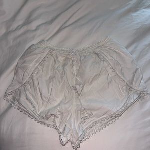 GapBody white shorts